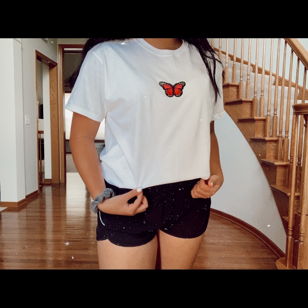 pink butterfly patch tee - Picture 2 of 3